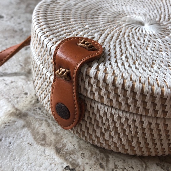 Woven Wicker Rattan Round Circle Bag - Picture 4 of 5